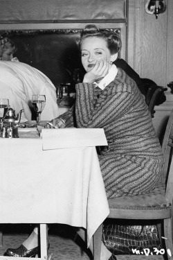 barbarastanwyck:  Bette Davis on the set of The Man Who Came to Dinner, 1942 