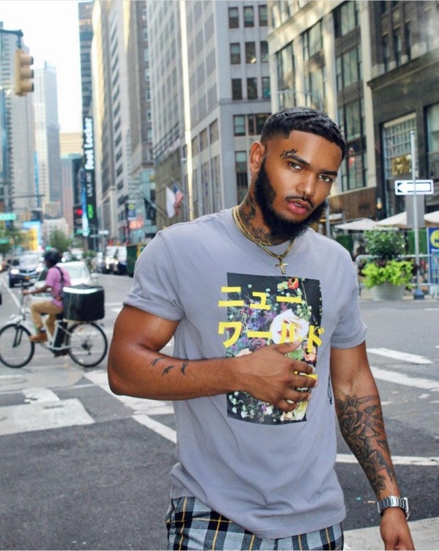 lotop2:kingofazzsblog:twistandturns:Dude sexy as fuck&hellip;&hellip;&hellip;&hellip;&hellip;&hellip;&hellip;&hellip;.. Pretty boi