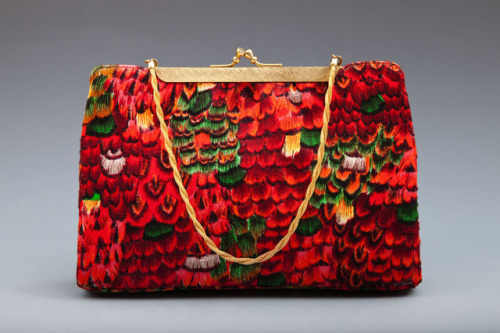Henry Rosenfeld, Bag with feather pattern fabric, 1955-1959. USA. Via Goldstein Museum of Design