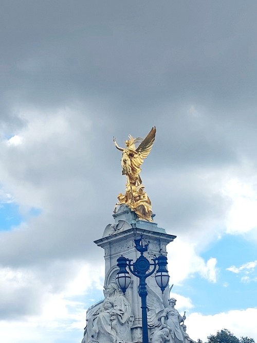 Victoria Memorial, Buckingham Palace.