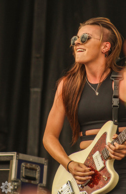 Lynnpvris:  Pvris By Marleigh Flowers.lynn Gunnulfsenpvrisvans Warped Touryellow