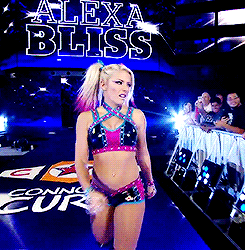Alexa Bliss = Harley Quinn