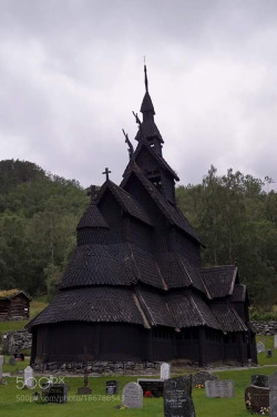socialfoto:  A near 1000 year old church in norway  by AndersLurven