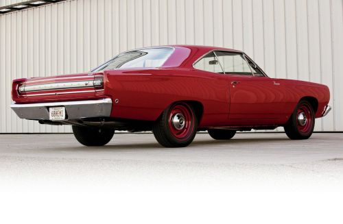 igranigra:  ‘68 Plymouth Road Runner Hardtop Coupe HEMI V8, 426ci/7.0L 425 hp