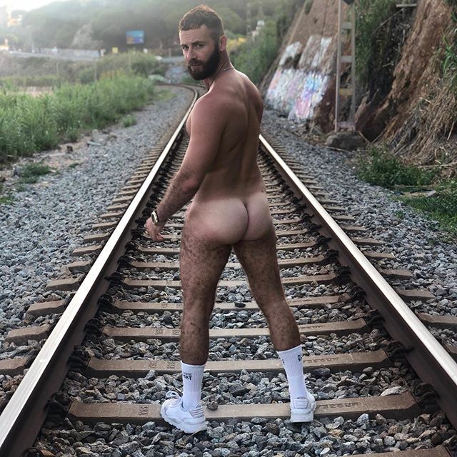 hairygingerman:   @samueldesagas  