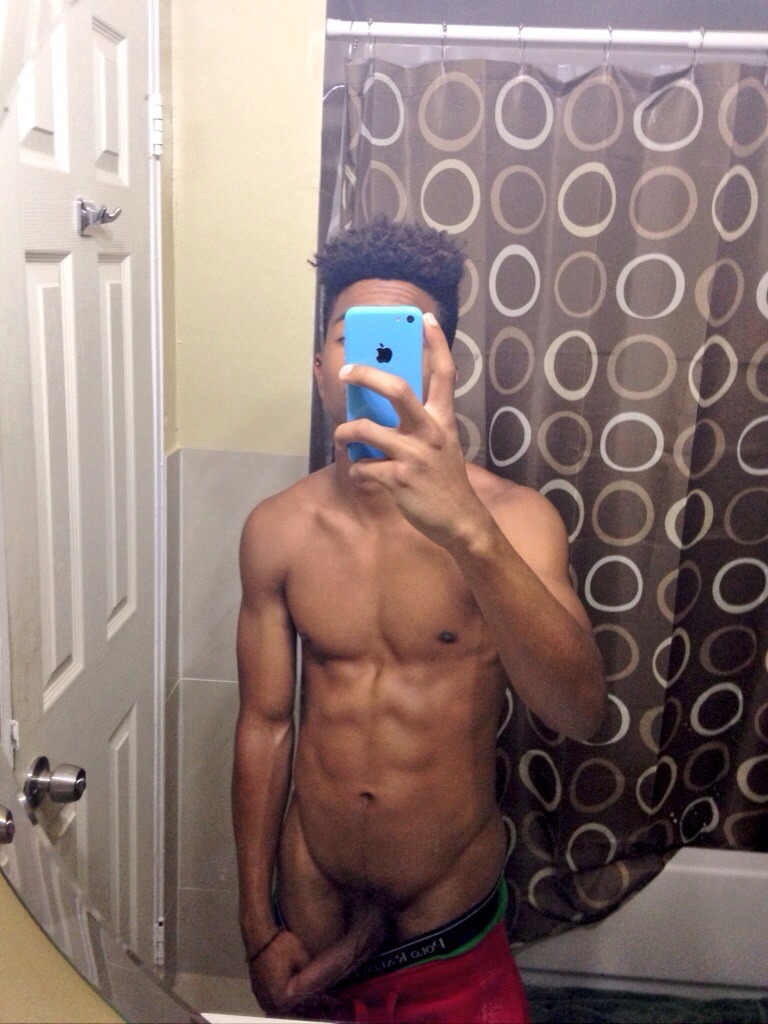 officialjaydaniels:  kiingcharmiing:  This Nigga Sexy  I know sex with him is so