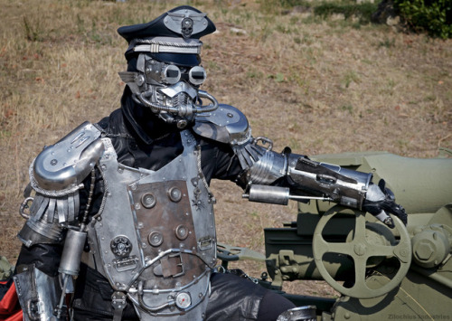 Grand Admiral&rsquo;s battle armor Costume &amp; Model: MePhoto: fullmontis