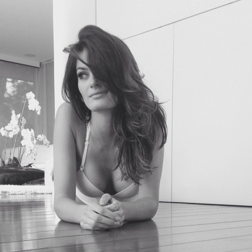 vicsecretmodels:  Isabeli Fontana.