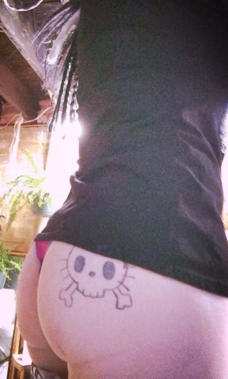 brokendoll666:  One more for the annon who asked