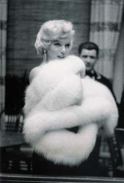 miss-vanilla:Marilyn at the premiere of “The