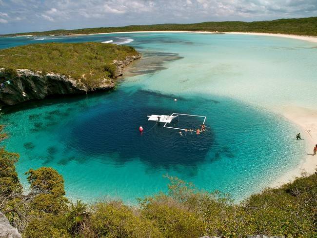 unexplained-events:  Scary Deep Holes Around the World1) Dean’s Blue Hole in Long