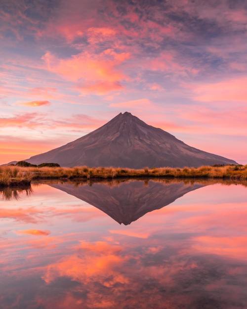 maureen2musings:Taranaki Maunga laurie_winter