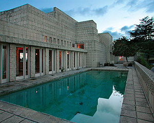 ohthethingsillsee:  Ennis House (Los Angeles, California) 