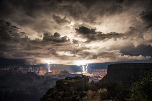 nubbsgalore:lightning strikes the grand canyon. (photos by x, x, x, x, x, x, x)