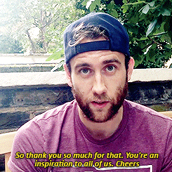 simplypotterheads:Matthew Lewis accepts the Best Fandom Forever award (via video) at the first annua