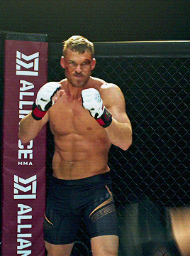 alphalewolf:Alan Ritchson | Above the Shadows (2019)