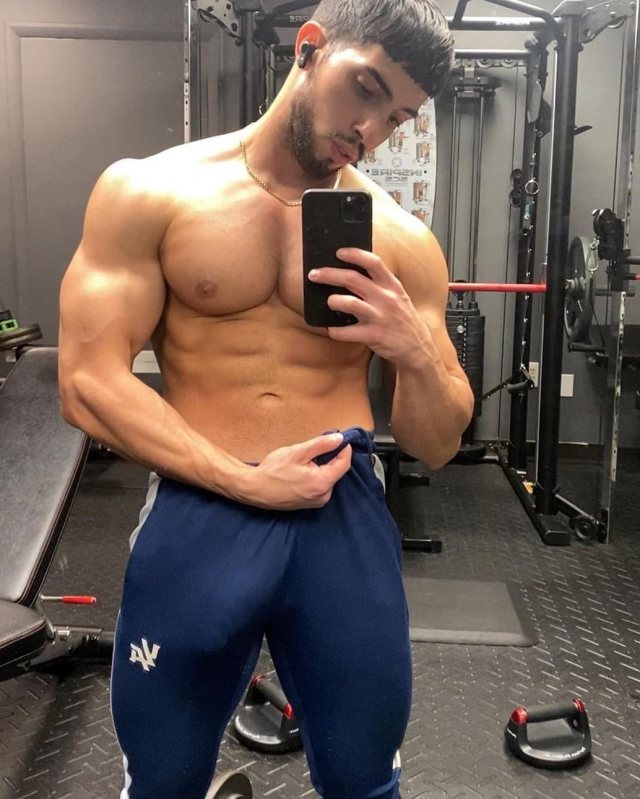 Reallyhotmen101:🥵