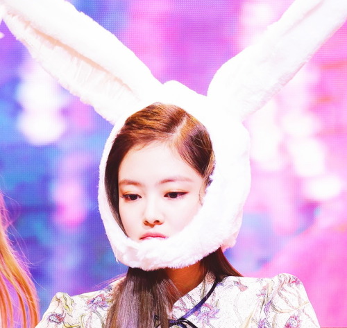 Jennie icons ~Cr. Paint It BLACK