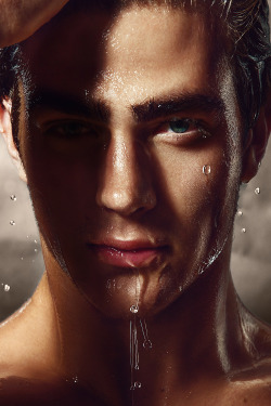 Yopepeus:wet Face