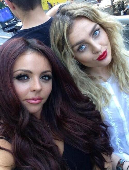 Perrie Edwards and Jesy Nelson- Little Mix (Pesy)