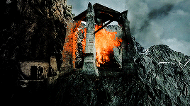 dawnofthedusk:Make Me Choose @purplebutterfliesandsunshine asked » Star Wars or Lord of the Rings 