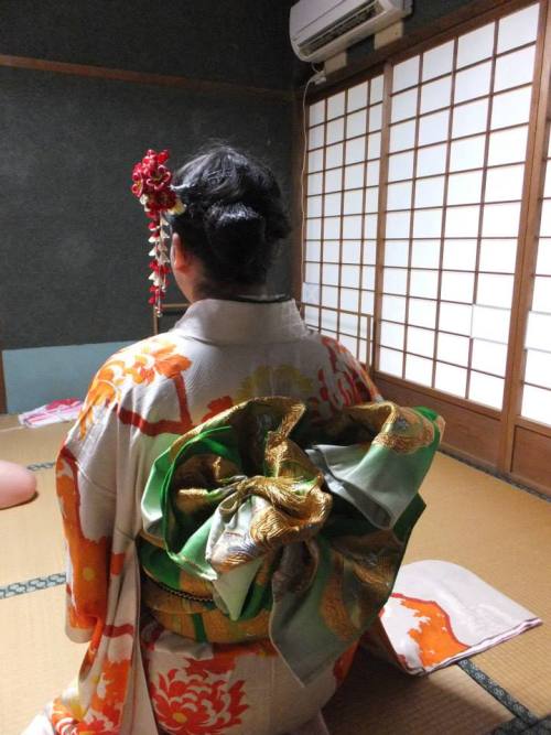 So this is me wearing a traditional Japanese Furisode. I tried it on when i stayed for a few days at