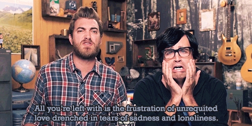 rhettandlink:  graveyard-whistler:  [►]   The definition of a crush.