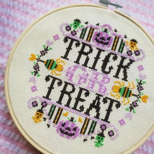 Oh yeah! Do i post the finished of this cute halloween hoop ?? If i do , please allow me show off ag