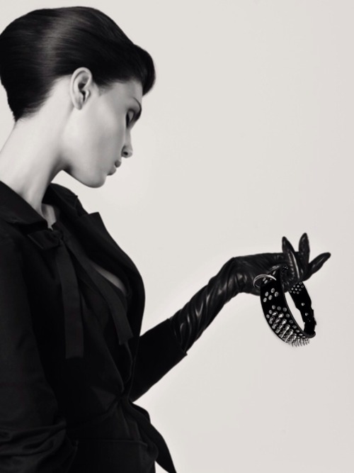 memoirsofadarkqueen: Kneel