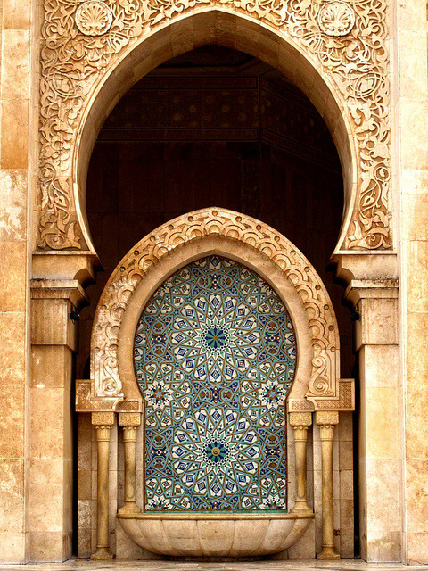 Islamic Tessellation Pattern Under Arch at Hasan II Mosque in Morocco[Original source of this photo couldn’t be found.]
www.IslamicArtDB.com » Islamic Architecture » Photos of Arches (Islamic Architecture)