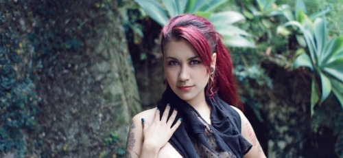 sexy-redhead-redhair-orangehair:    Ahmed Arif :“…Kimselere mecbur olmadım,olmam da…Ama senin mecburun olmak, beni hiç mi hiç küçültmüyor. Aksine yüceltiyorsun, insan ediyorsun, yaşatıyorsun…”#EllysSuicide  