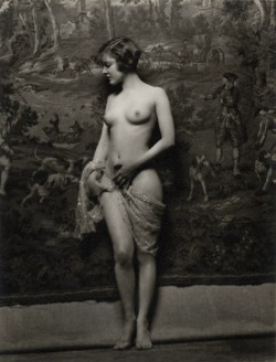 Ziegfeld Follies girl photo by Alfred Cheney