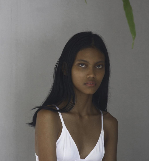 bellanochesofficial:laras sekar arum @ native models indonesia