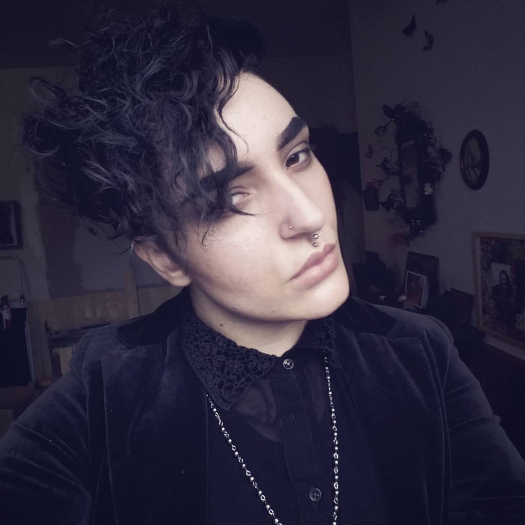 u-n-d-e-r-t-h-e-i-v-y:  My hair is doing something cool today. It probably won’t