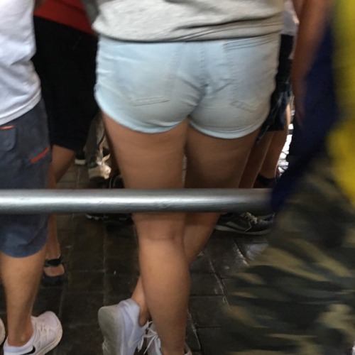 An upskirt and some nice looking butts from today’s visit to Liseberg, an amusement park in Gothenbu