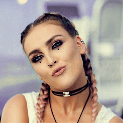 leighsroyalty:  This is a shout out to my ex.  Heard he in love with some other chick,yeah
