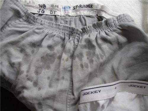 sf-runner:  More pics of my vintage cotton gymshorts, this time being lent to a guy in UK.  I like h