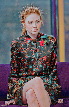 calpaldis:    2 / ∞ edits of karen gillan.