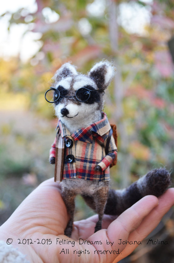 zipple:  worldexperience:  Felting Dreams  Everything from this shop is cute. 