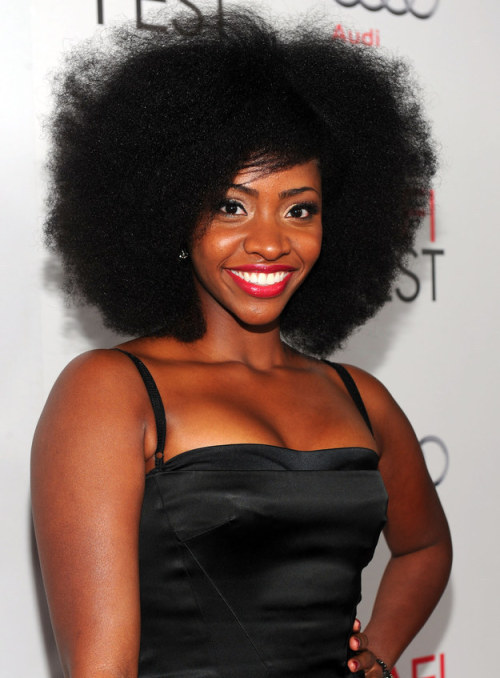 bigblackdong4u:  heavenrants: Teyonah Parris Has The Flyest Hair On The Red Carpet I’m in love. Watching Chiraq again because of her.