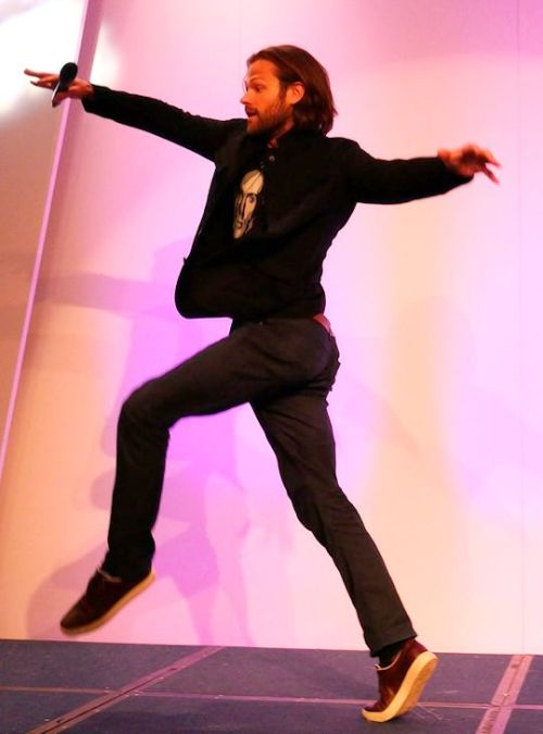 arwenadreamer: jarpadandjensens: x REASON 96/1000000 WHY I LOVE JARED : Your tight round butt N