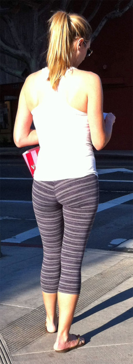 ervtheperc: peepforum.com/threads/sexy-blonde-babe-in-tight-yoga-pants.133/Sign up for free a