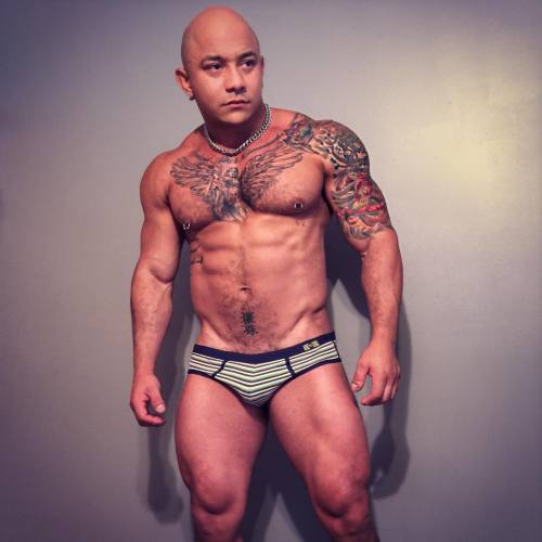 iamtomascardenas:  www.iamtomascardenas.com