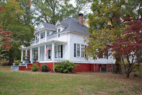 Historic House by SWLong on Flickr.Senoia, Georgia, USA