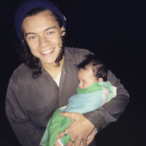 Hannahdeledio: Given This Photo Has Somehow Gone Viral I Thought The Mother Of This New Famous Face Should