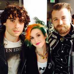 fueledbyramen:  Follow Paramore on Instagram for behind-the-scenes photos from Wednesday night’s performance on the American Idol season 13 finale!