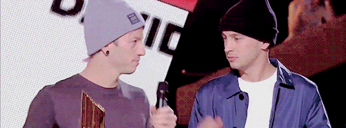 tylerandthejosephs:twenty one pilots win the international revelation award of the year
