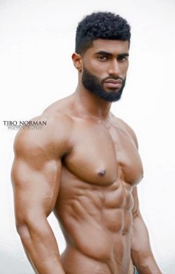 nununiverse:Omarion RYan