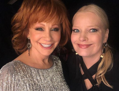 Reba &amp; Melissa Peterman (April 7th, 2019)