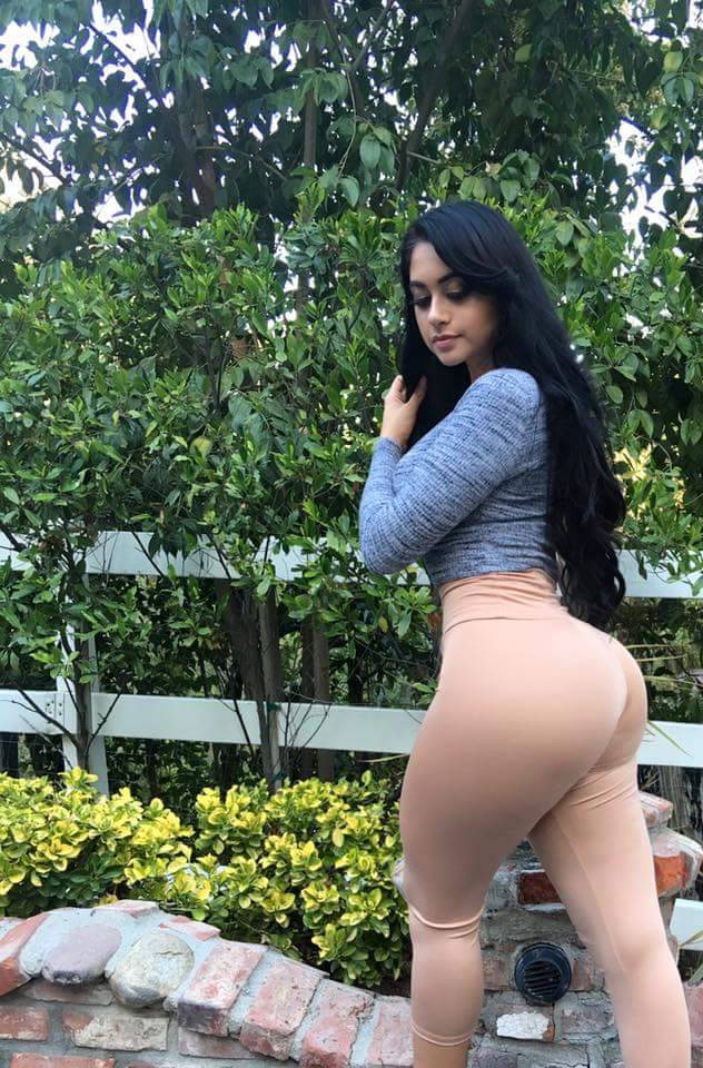 slim-n-wide:  Jailyne Ojeda Ochoa A perfect ass and great legs Follow “Small Waist